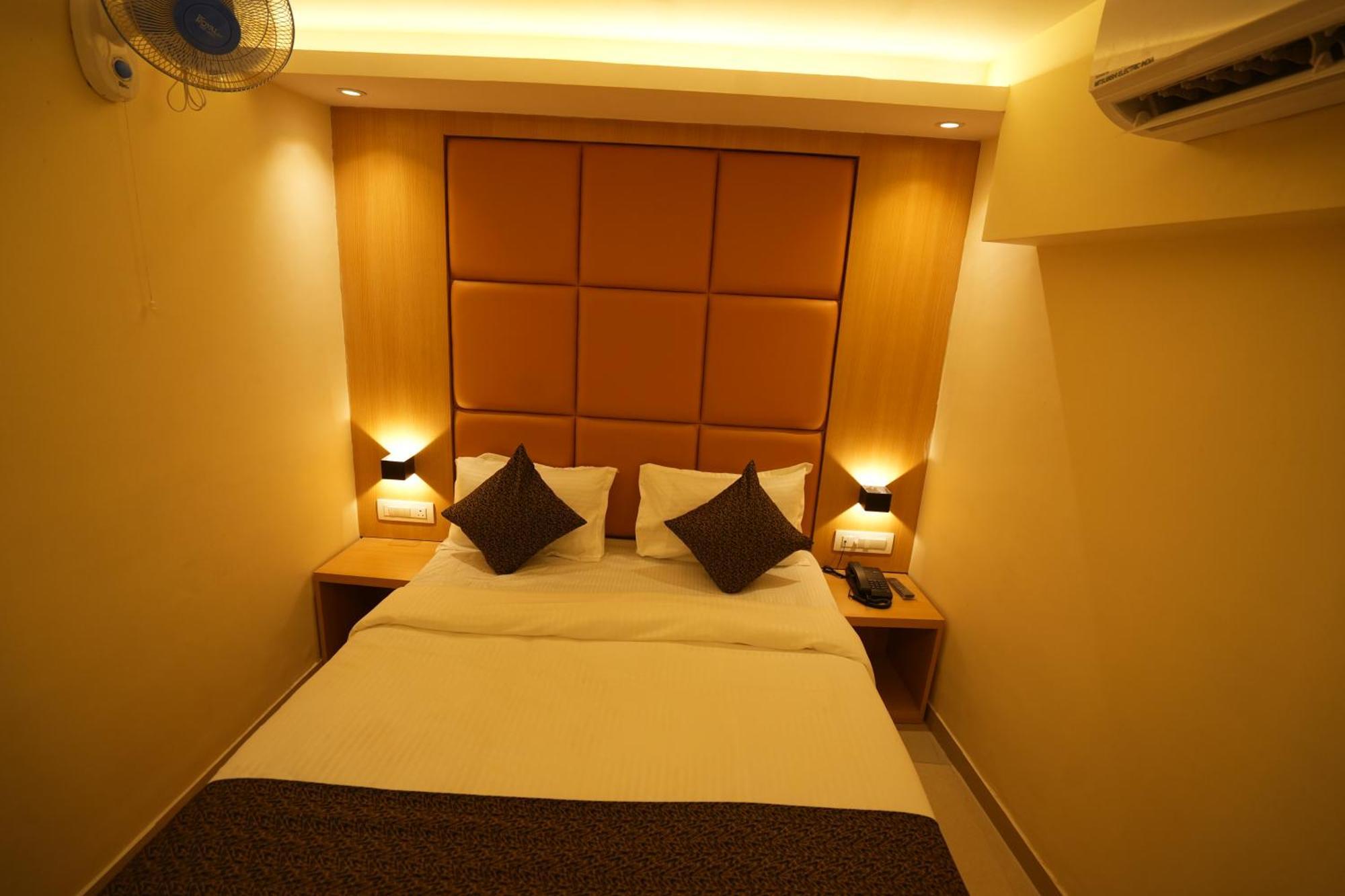 Hotel Boston Mumbai Kültér fotó